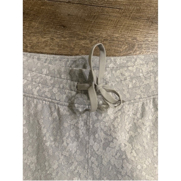 Lululemon Ready to Rulu High Rise Jogger 24” - Picture 3 of 6